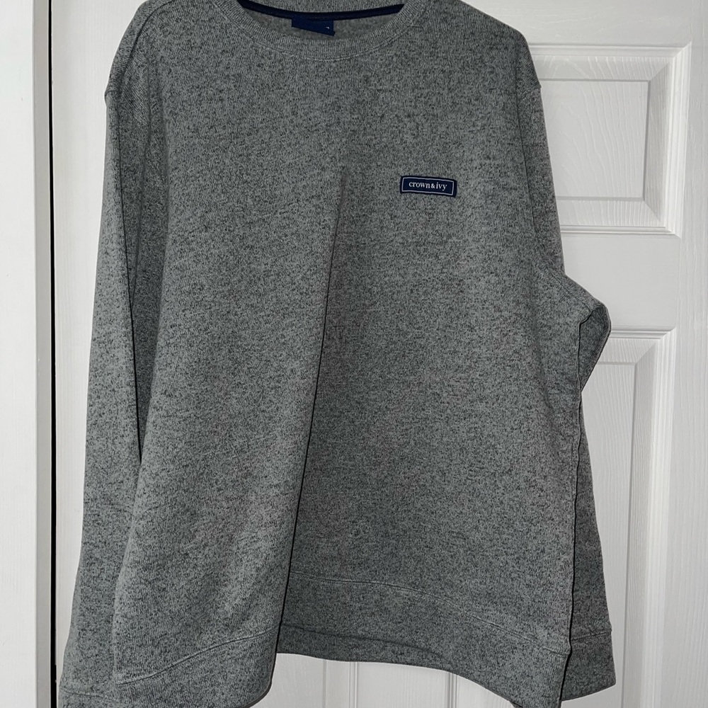 Crown and Ivy Pullover